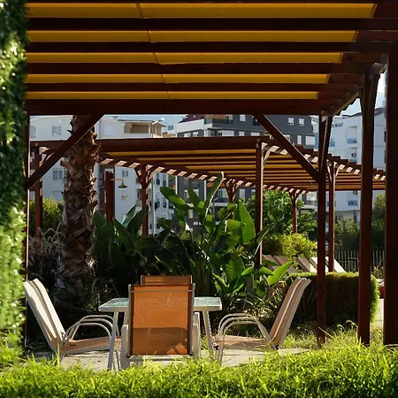 Mene Hotel *